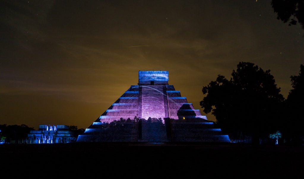 Kukulcan mayan castle at chichen itza yucatan mexico